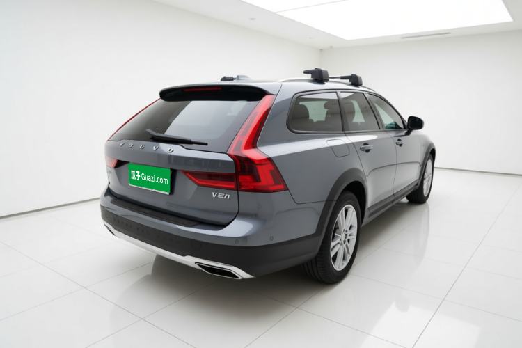 Used Volvo V90 2017 Cross Country T5 AWD Smart Range Edition Exterior 5
