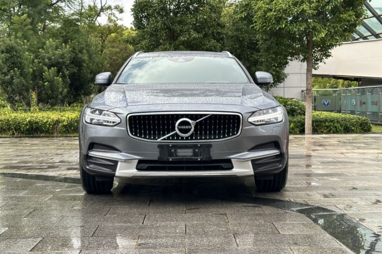Used Volvo V90 2017 Cross Country T5 AWD Smart Range Edition Exterior 6