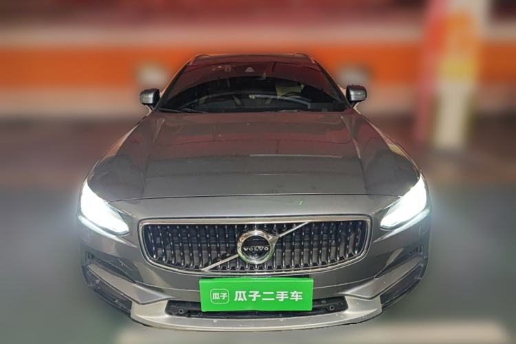 Used Volvo V90 2017 Cross Country T5 AWD Prestige Edition Front