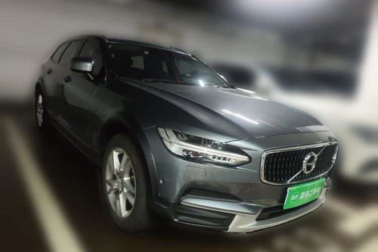 Used Volvo V90 2017 Cross Country T5 AWD Smart Range Edition Front Right 45 Deg