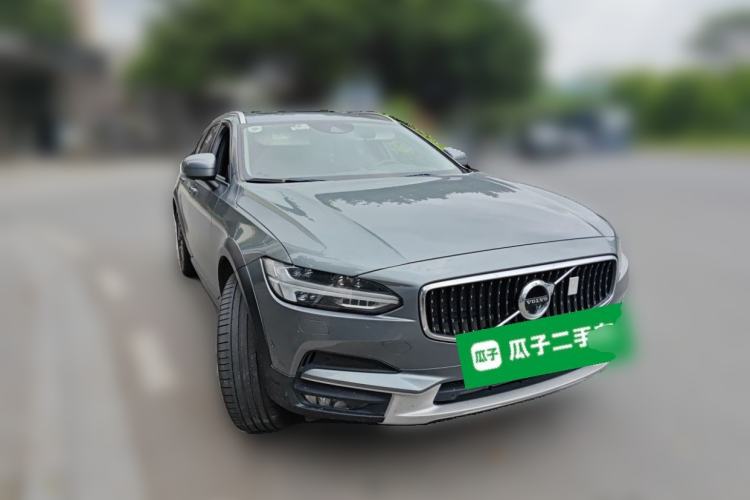 Used Volvo V90 2017 Cross Country T5 AWD Prestige Edition Front Right 45 Deg