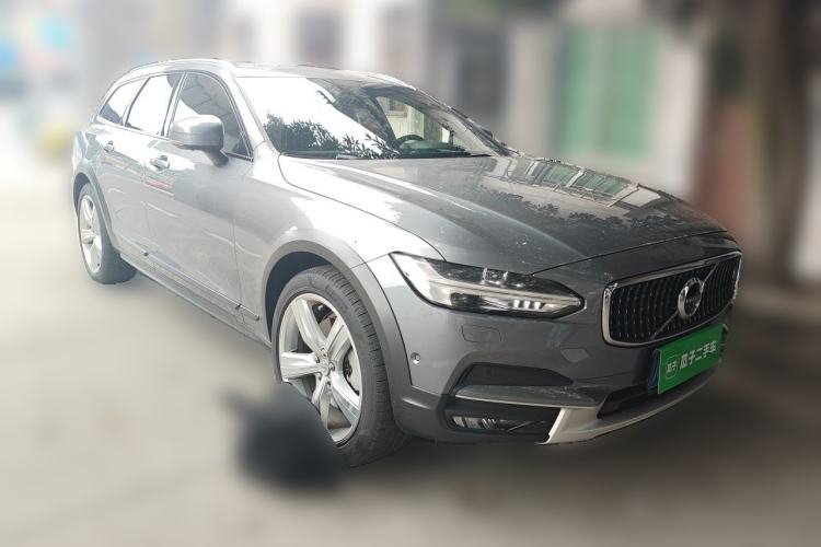 Used Volvo V90 2017 Cross Country T5 AWD Prestige Edition Front Right 45 Deg