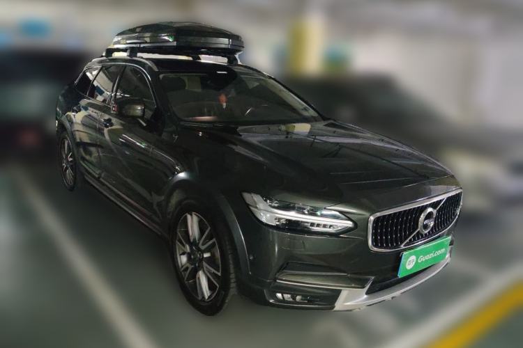Used Volvo V90 2017 Cross Country T5 AWD Prestige Edition Front Right 45 Deg
