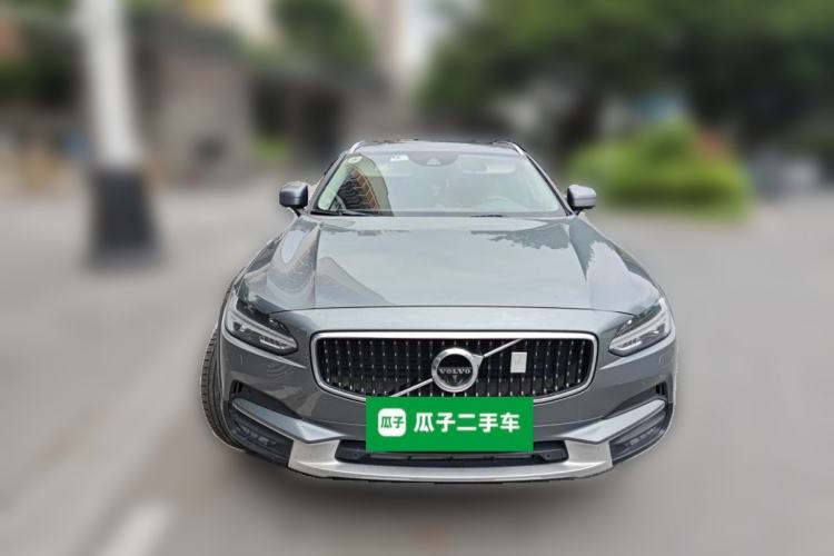 Used Volvo V90 2017 Cross Country T5 AWD Prestige Edition Front