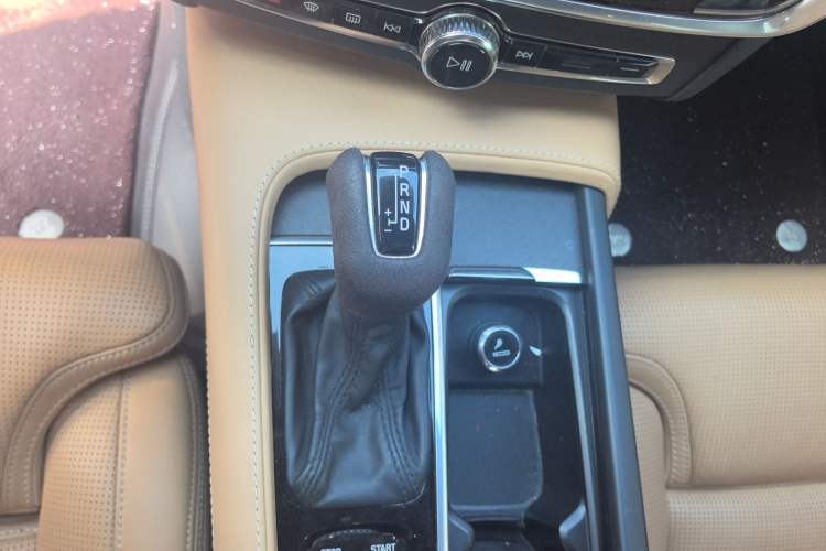Used Volvo V90 2017 Cross Country T5 AWD Prestige Edition Gear Lever