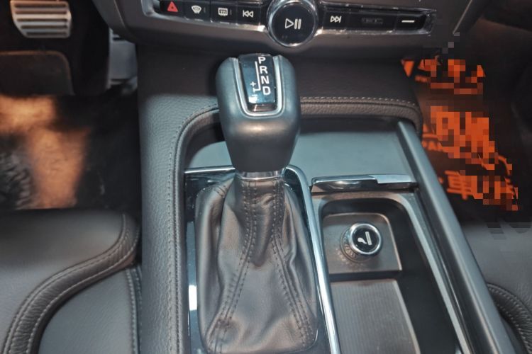 Used Volvo V90 2017 Cross Country T5 AWD Smart Range Edition Gear Lever