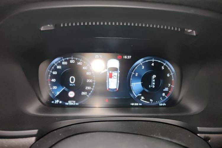 Used Volvo V90 2017 Cross Country T5 AWD Smart Range Edition Instrument Cluster