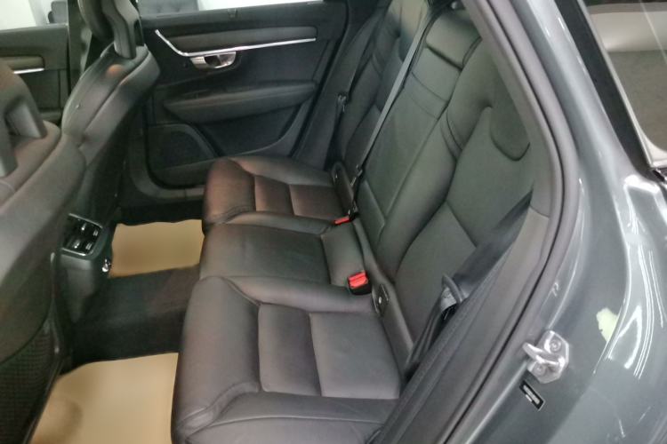 Used Volvo V90 2017 Cross Country T5 AWD Smart Range Edition Interior 1