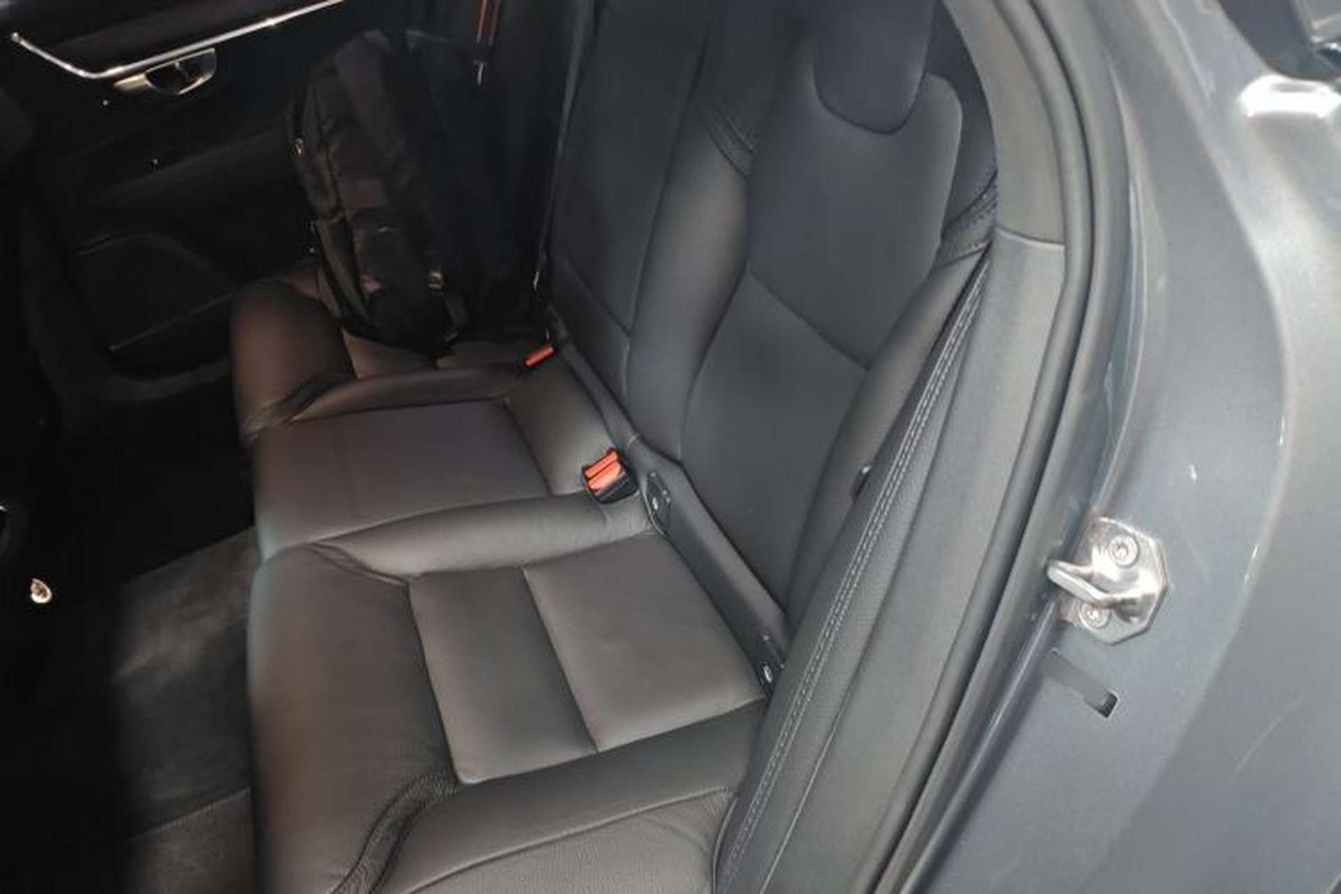 Used Volvo V90 2017 Cross Country T5 AWD Smart Range Edition Interior 4
