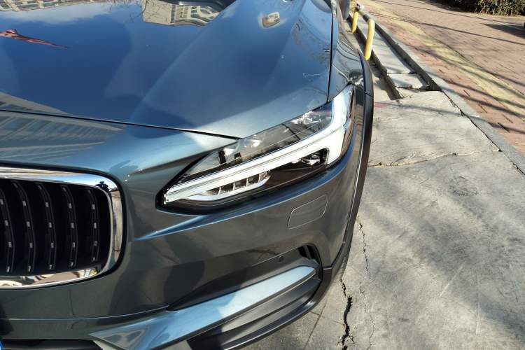 Used Volvo V90 2017 Cross Country T5 AWD Smart Range Edition Left Front Headlight