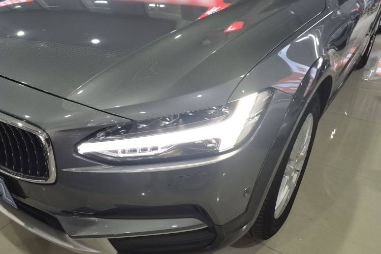 Used Volvo V90 2017 Cross Country T5 AWD Smart Range Edition Left Front Headlight