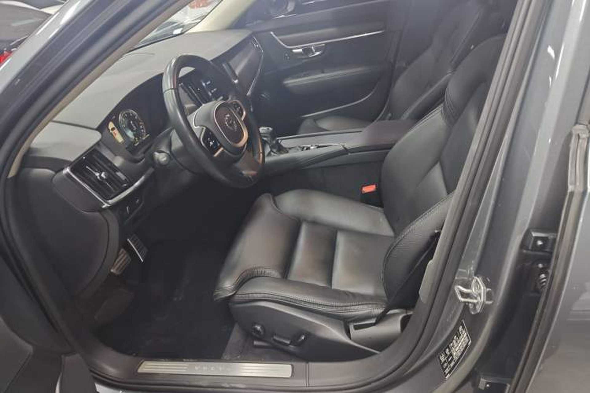 Used Volvo V90 2017 Cross Country T5 AWD Smart Range Edition Left Front Seat