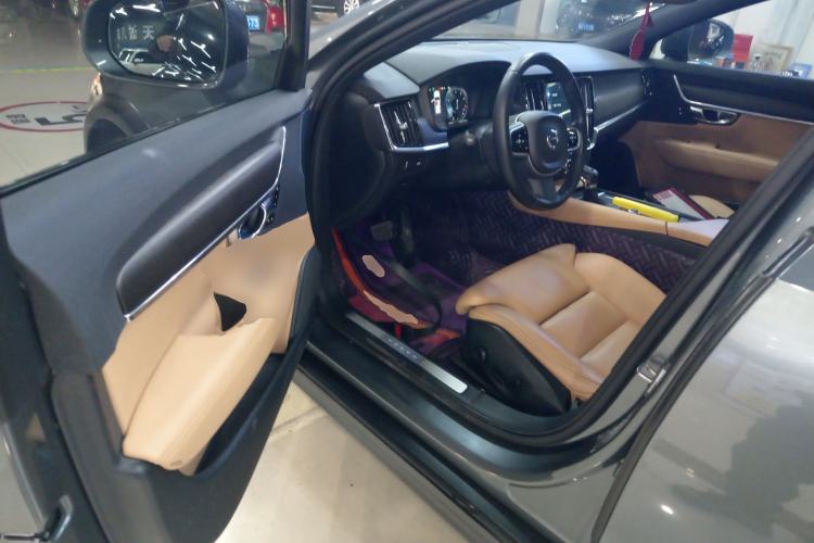 Used Volvo V90 2017 Cross Country T5 AWD Smart Range Edition Left Front Seat