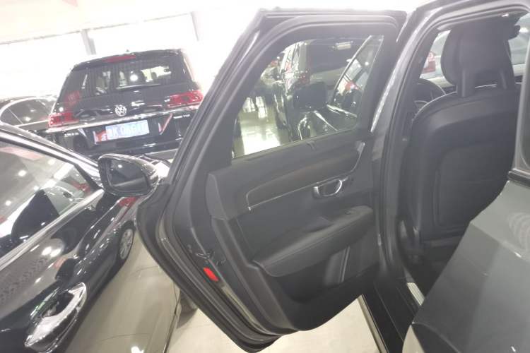 Used Volvo V90 2017 Cross Country T5 AWD Smart Range Edition Left Rear Door Interior