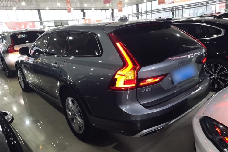 Used Volvo V90 2017 Cross Country T5 AWD Smart Range Edition Left Side