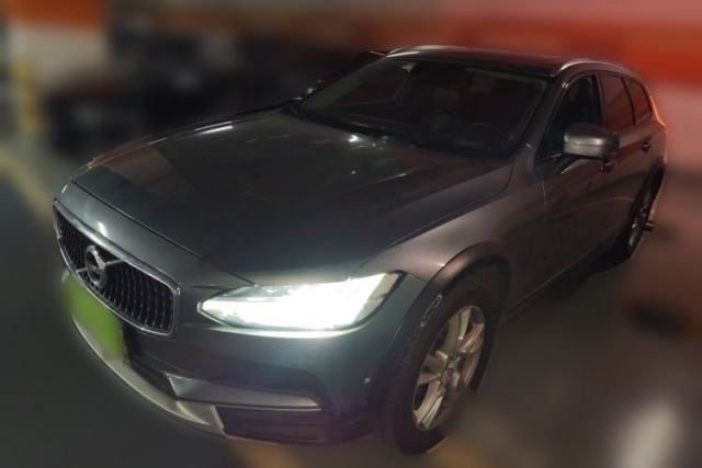 Used Volvo V90 2017 Cross Country T5 AWD Smart Range Edition