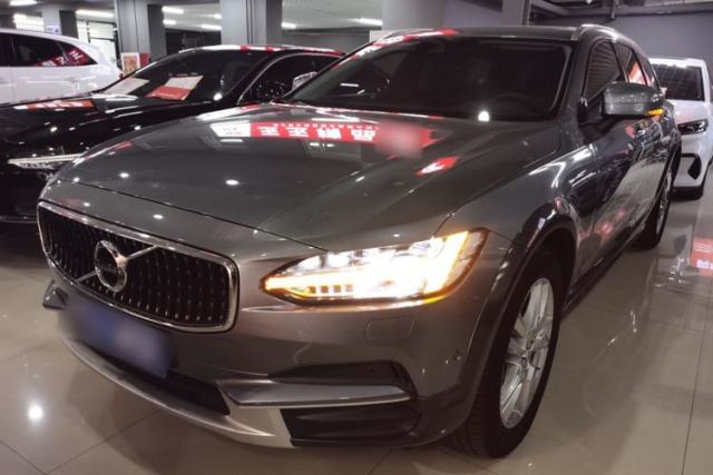 Used Volvo V90 2017 Cross Country T5 AWD Smart Range Edition