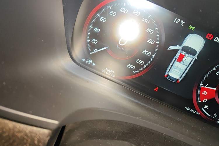 Used Volvo V90 2017 Cross Country T5 AWD Prestige Edition Odometer Close Up