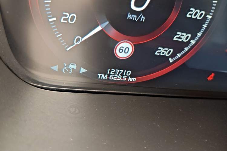 Used Volvo V90 2017 Cross Country T5 AWD Prestige Edition Odometer Close Up