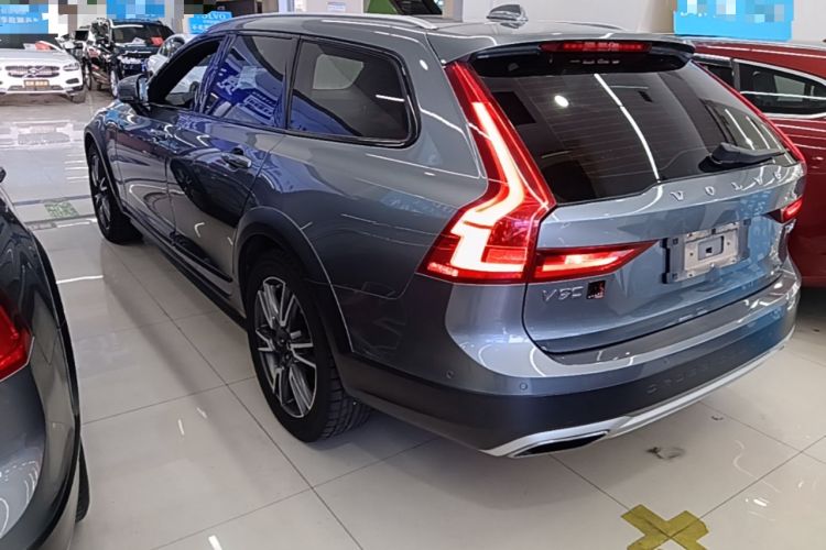 Used Volvo V90 2017 Cross Country T5 AWD Prestige Edition Rear Left 45 Deg
