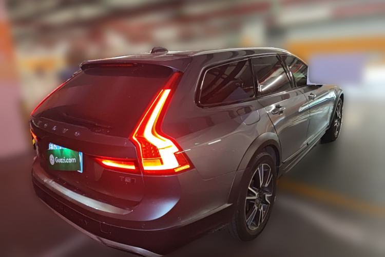 Used Volvo V90 2017 Cross Country T5 AWD Prestige Edition Rear Right 45 Deg