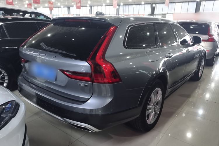 Used Volvo V90 2017 Cross Country T5 AWD Smart Range Edition Rear Right 45 Deg