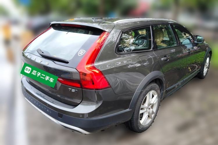 Used Volvo V90 2017 Cross Country T5 AWD Smart Range Edition Rear Right 45 Deg