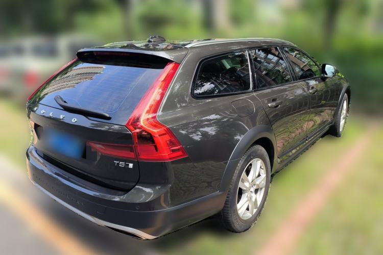 Used Volvo V90 2017 Cross Country T5 AWD Smart Range Edition Rear Right 45 Deg