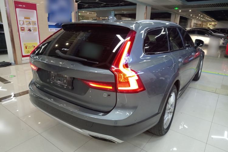 Used Volvo V90 2017 Cross Country T5 AWD Smart Range Edition Rear Right 45 Deg