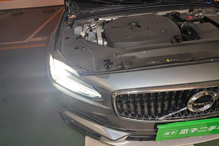 Used Volvo V90 2017 Cross Country T5 AWD Prestige Edition Right Front Headlight