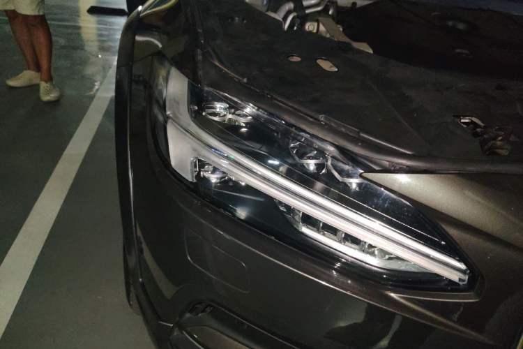 Used Volvo V90 2017 Cross Country T5 AWD Prestige Edition Right Front Headlight