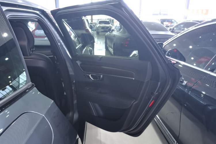 Used Volvo V90 2017 Cross Country T5 AWD Smart Range Edition Right Rear Door Interior