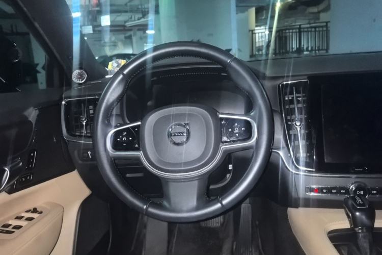 Used Volvo V90 2017 Cross Country T5 AWD Smart Range Edition Steering Wheel