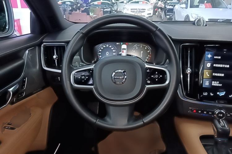 Used Volvo V90 2017 Cross Country T5 AWD Prestige Edition Steering Wheel