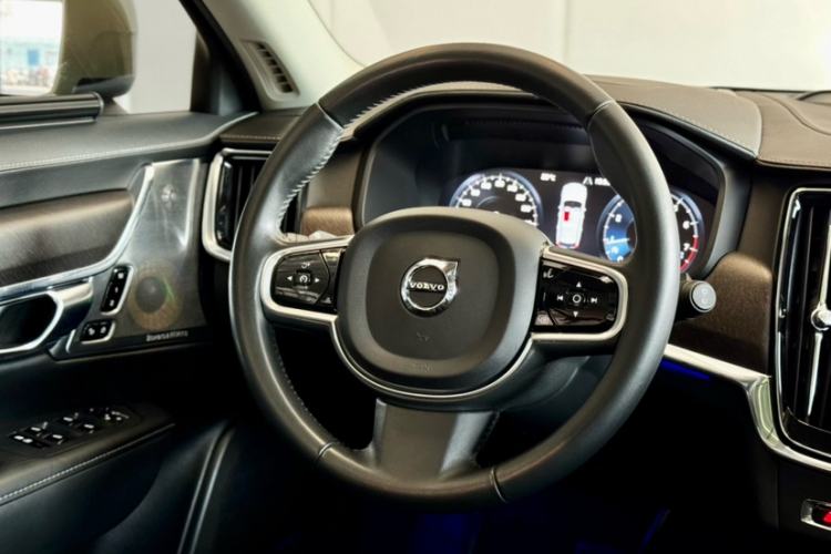 Used Volvo V90 2017 Cross Country T5 AWD Prestige Edition Steering Wheel