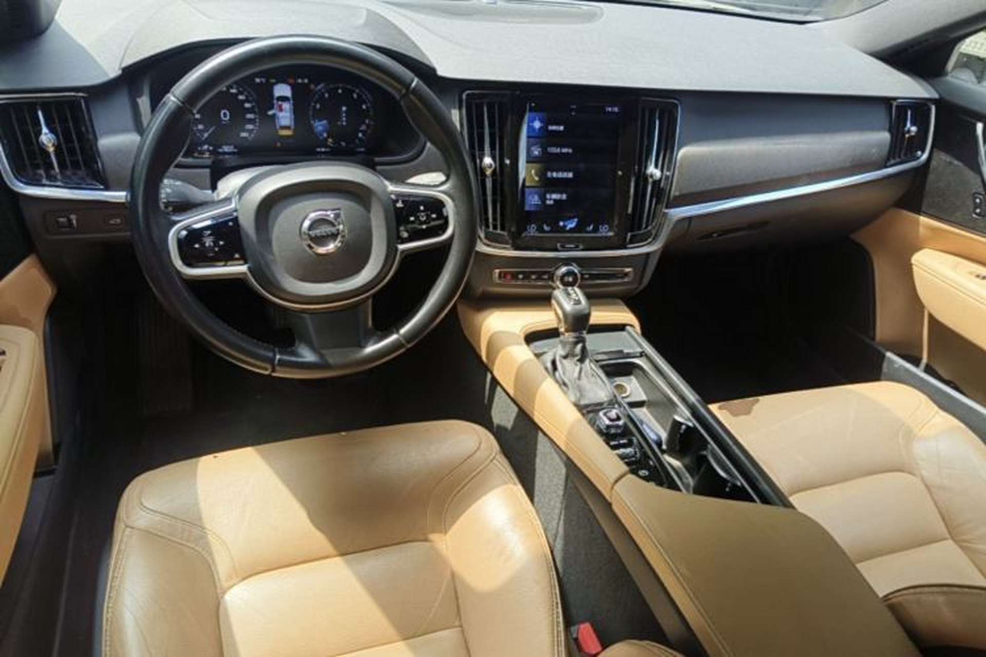 Used Volvo V90 2017 Cross Country T5 AWD Smart Range Edition Center Console