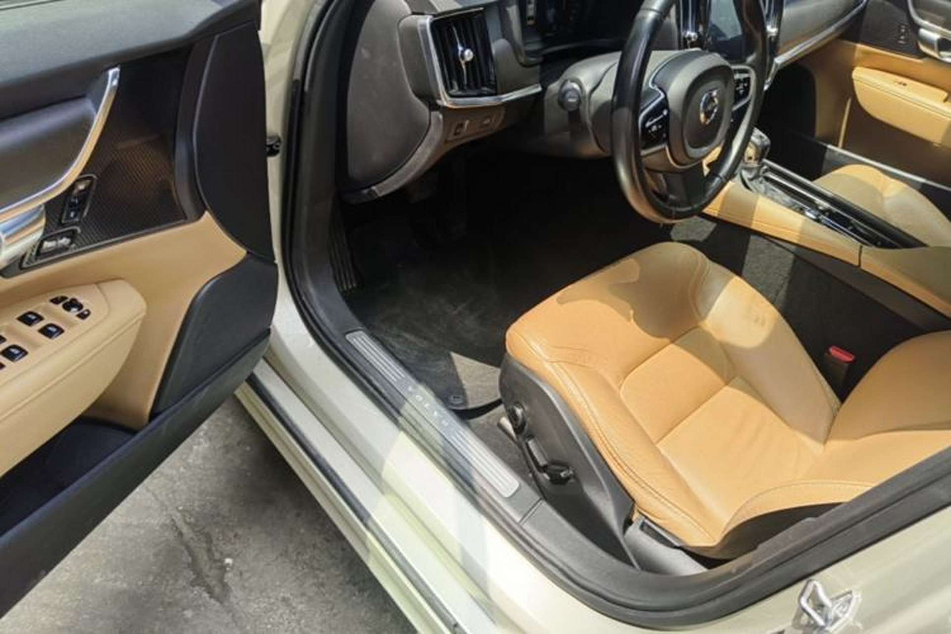 Used Volvo V90 2017 Cross Country T5 AWD Smart Range Edition Driver Seat