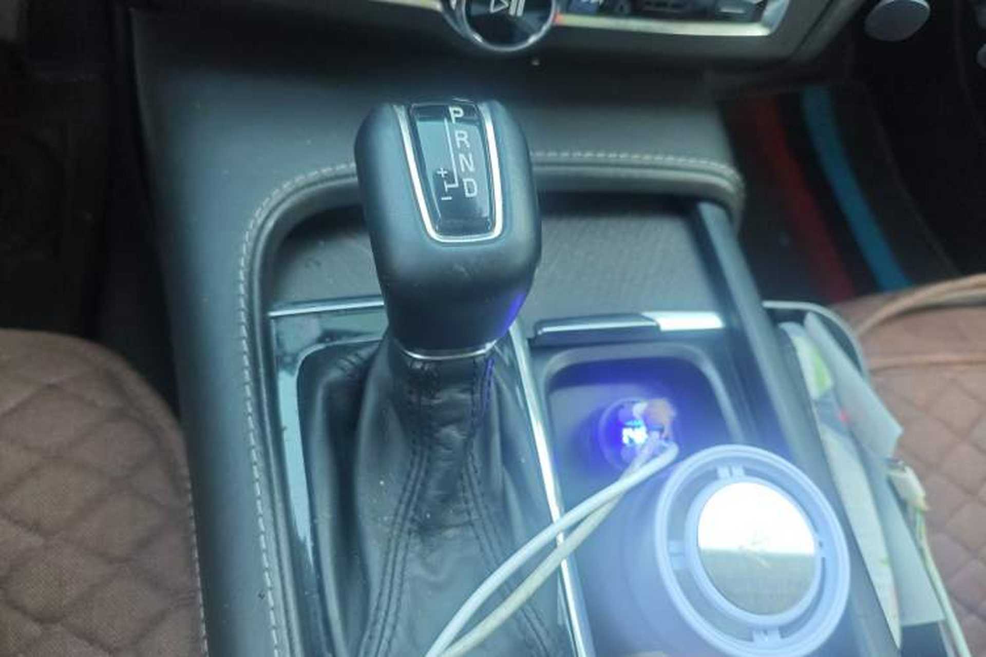 Used Volvo V90 2017 Cross Country T5 AWD Prestige Edition Gear Lever