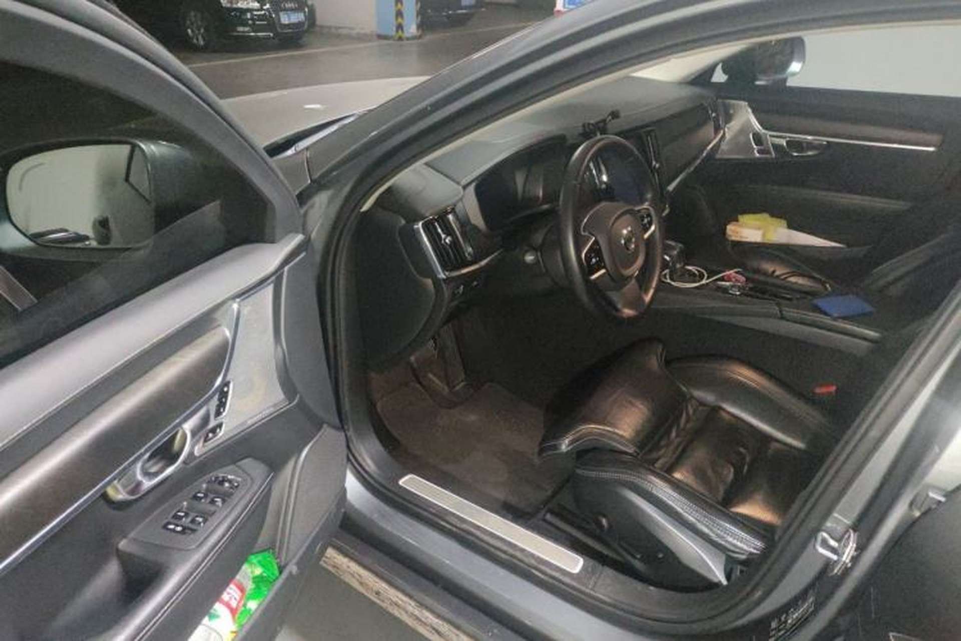 Used Volvo V90 2017 Cross Country T5 AWD Prestige Edition Driver Seat