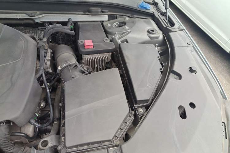 Used Volvo V90 2017 Cross Country T5 AWD Smart Range Edition Engine Bay Left