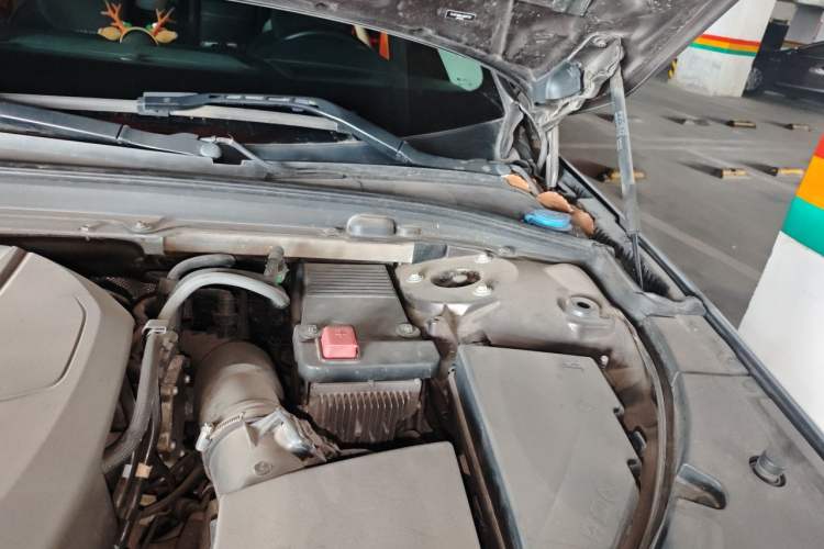 Used Volvo V90 2017 Cross Country T5 AWD Prestige Edition Engine Bay Left