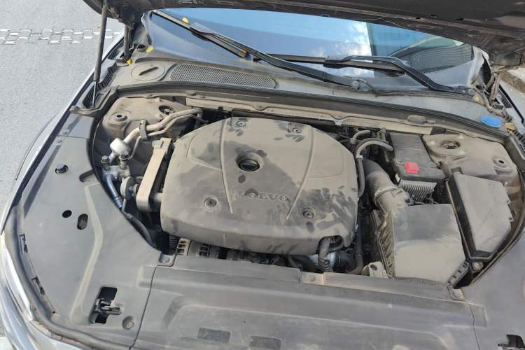 Used Volvo V90 2017 Cross Country T5 AWD Prestige Edition Engine Bay Right