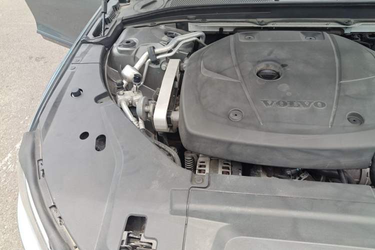 Used Volvo V90 2017 Cross Country T5 AWD Smart Range Edition Engine Bay Right