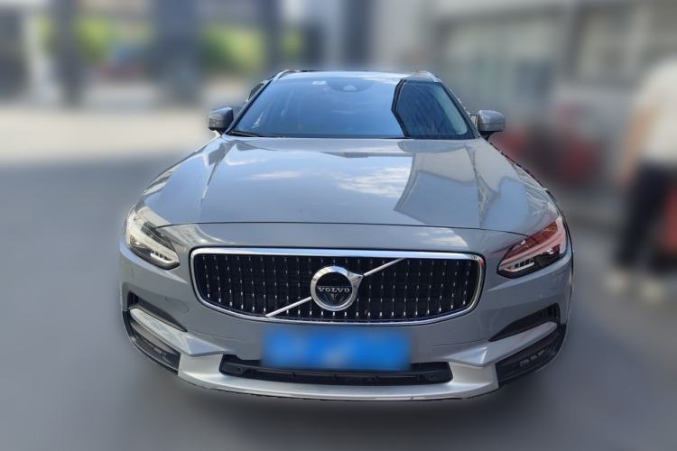 Used Volvo V90 2017 Cross Country T5 AWD Prestige Edition Front