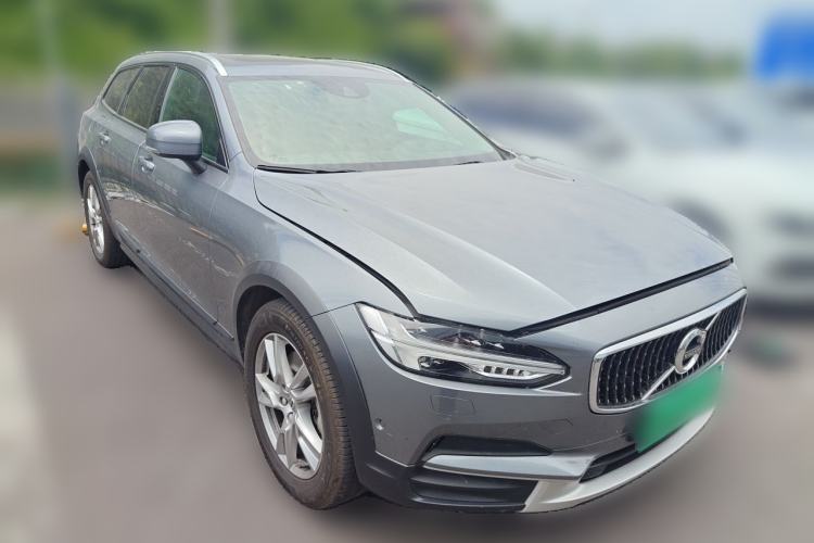 Used Volvo V90 2017 Cross Country T5 AWD Smart Range Edition Front Right 45 Deg