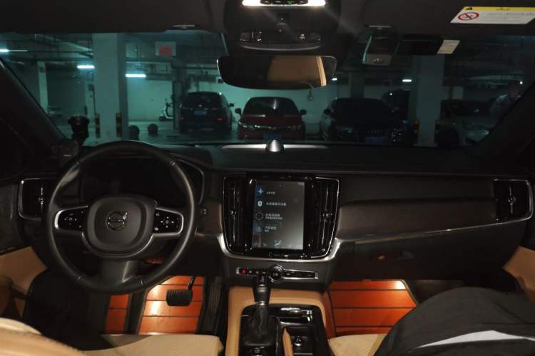 Used Volvo V90 2017 Cross Country T5 AWD Prestige Edition Headliner
