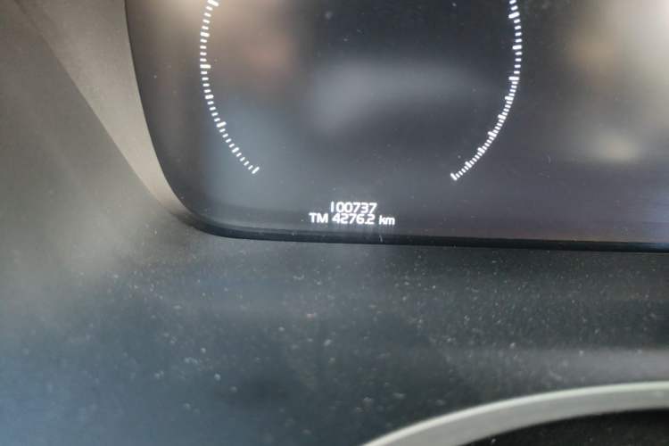 Used Volvo V90 2017 Cross Country T5 AWD Prestige Edition Odometer Close Up