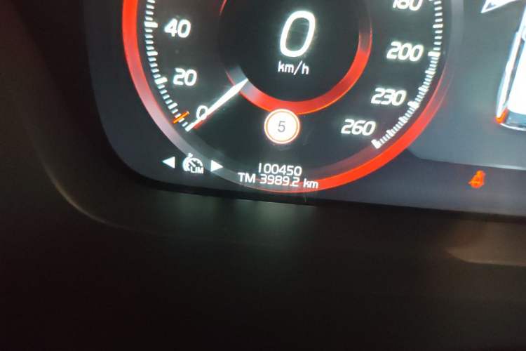 Used Volvo V90 2017 Cross Country T5 AWD Prestige Edition Odometer Close Up
