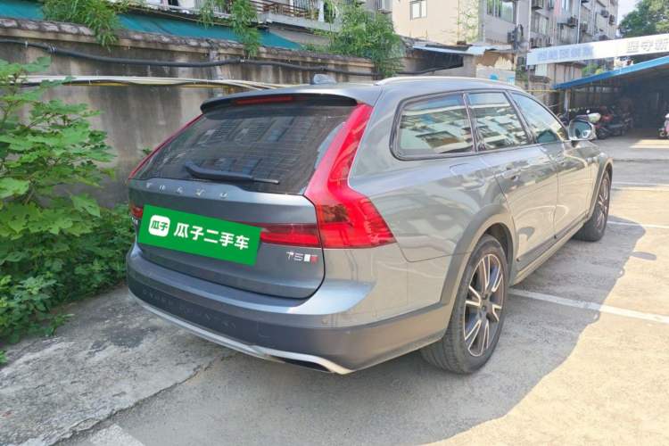 Used Volvo V90 2017 Cross Country T5 AWD Prestige Edition Rear Right 45 Deg