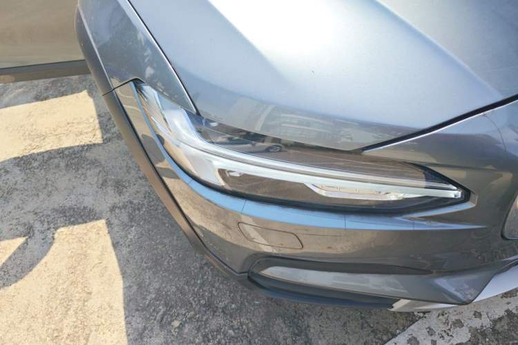 Used Volvo V90 2017 Cross Country T5 AWD Prestige Edition Right Front Headlight